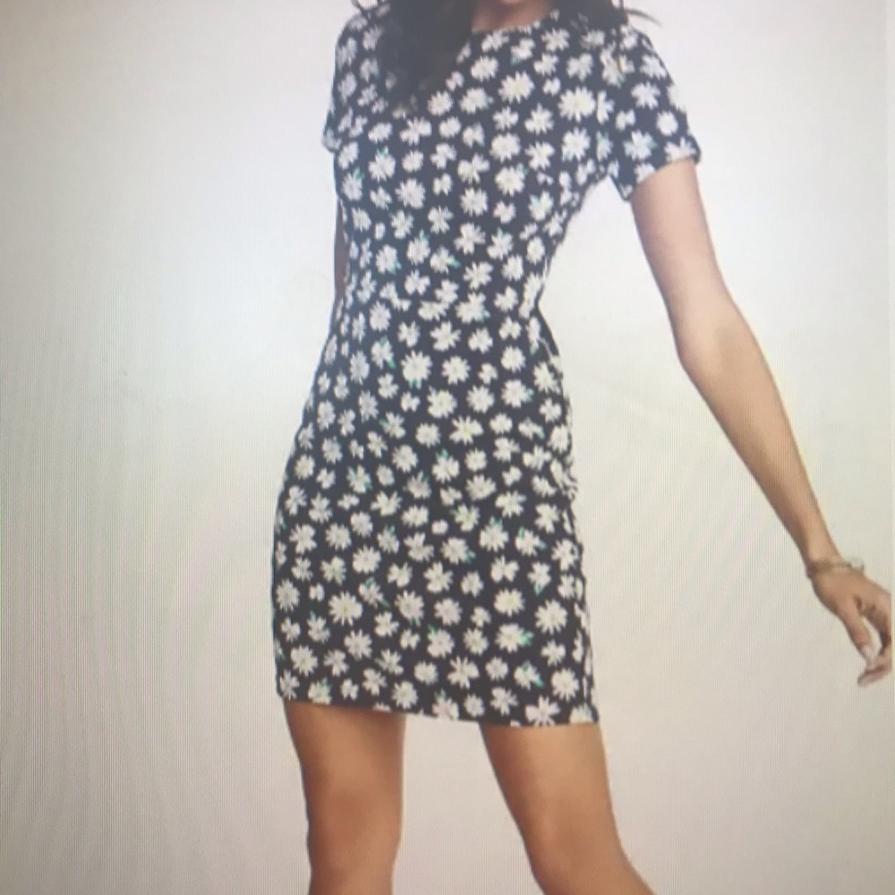 Old Navy Daisy print sheath dress